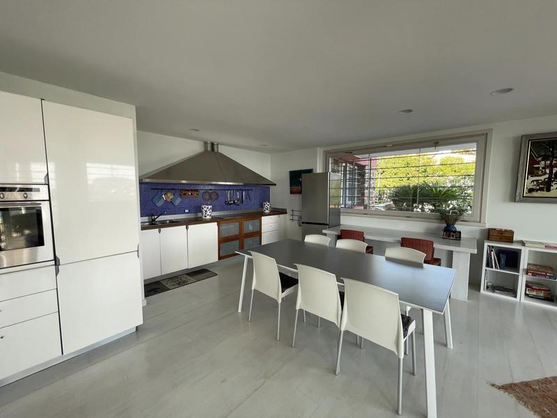 Maison - 219 m² - 6 pièces