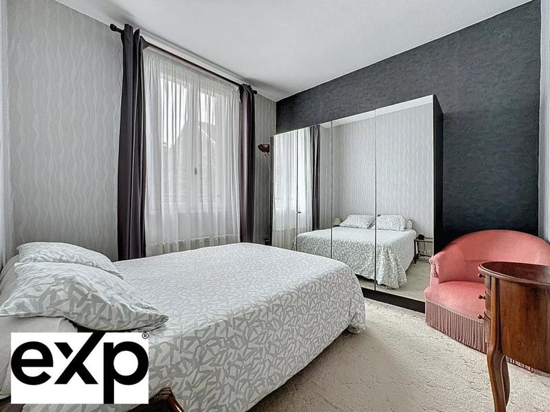 Maison - 170 m² - 8 pièces