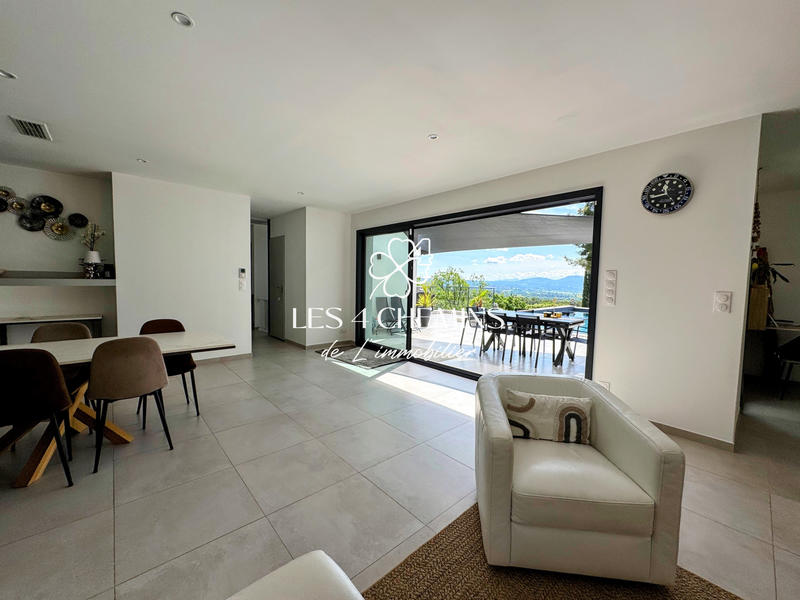 Villa - 200 m² - 7 pièces