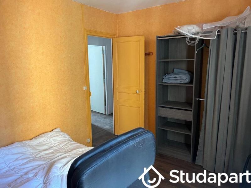 Chambre - 11 m² - 1 pièce