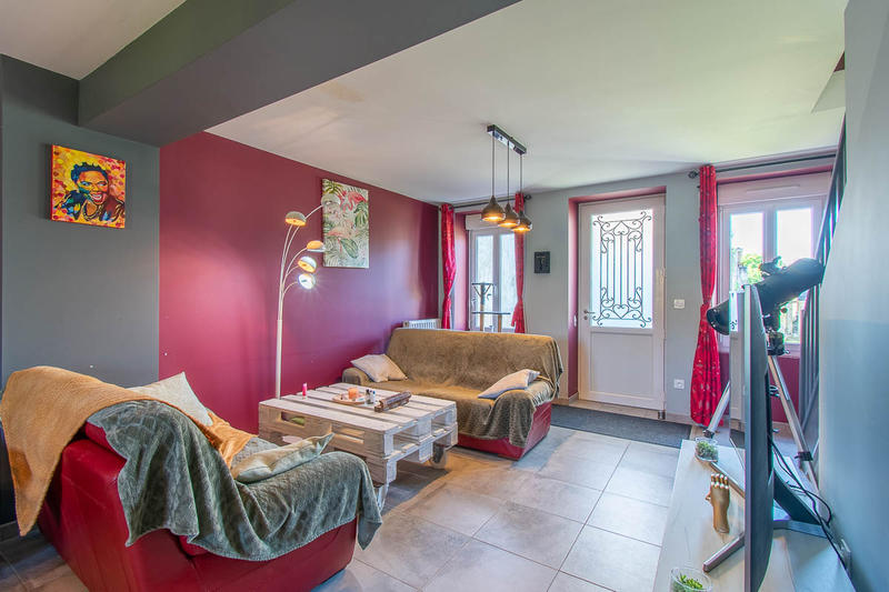 Maison - 95 m² - 5 pièces