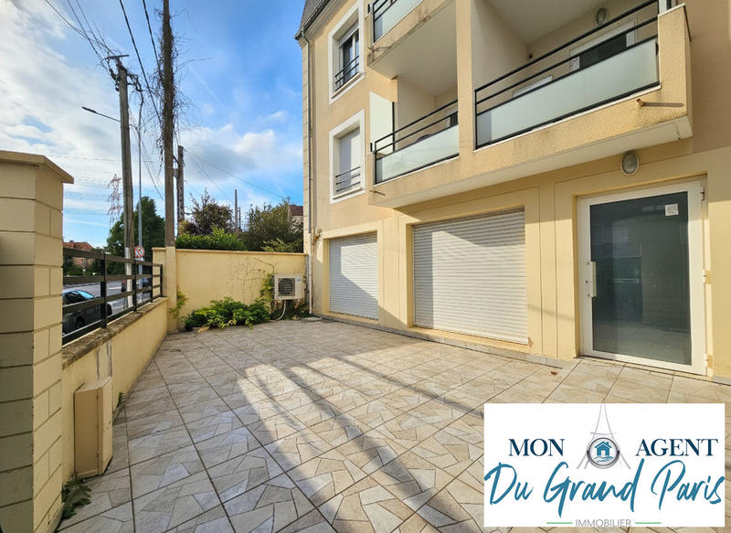 Local commercial - 120 m² - 4 pièces