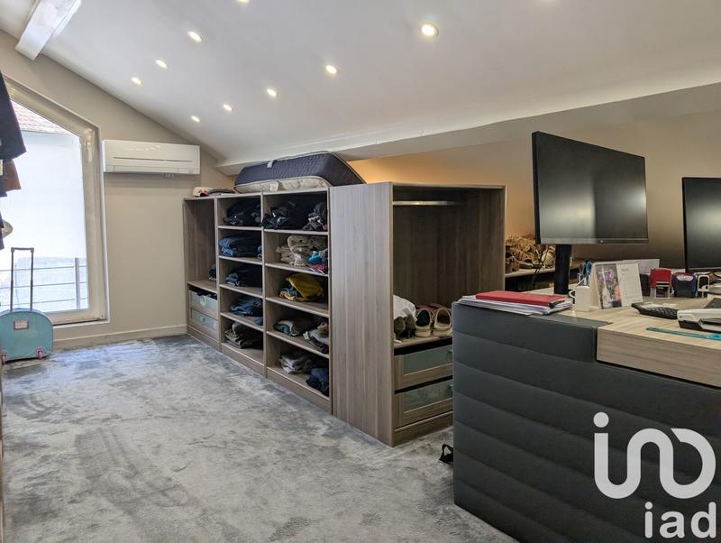 Maison - 249 m² - 6 pièces