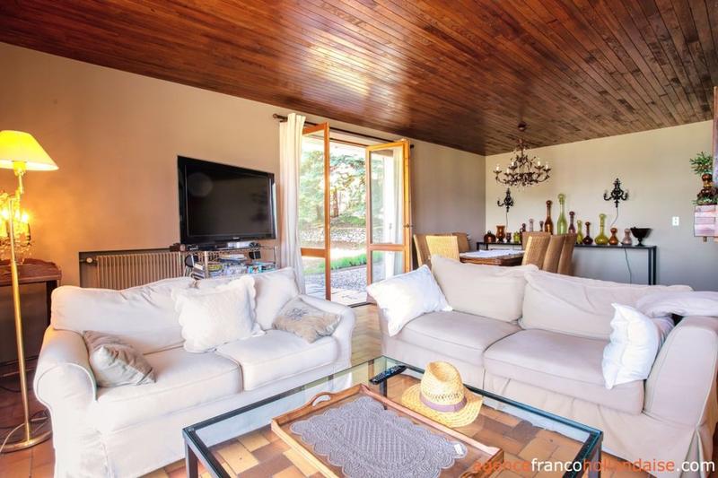 Villa - 216 m² - 8 pièces