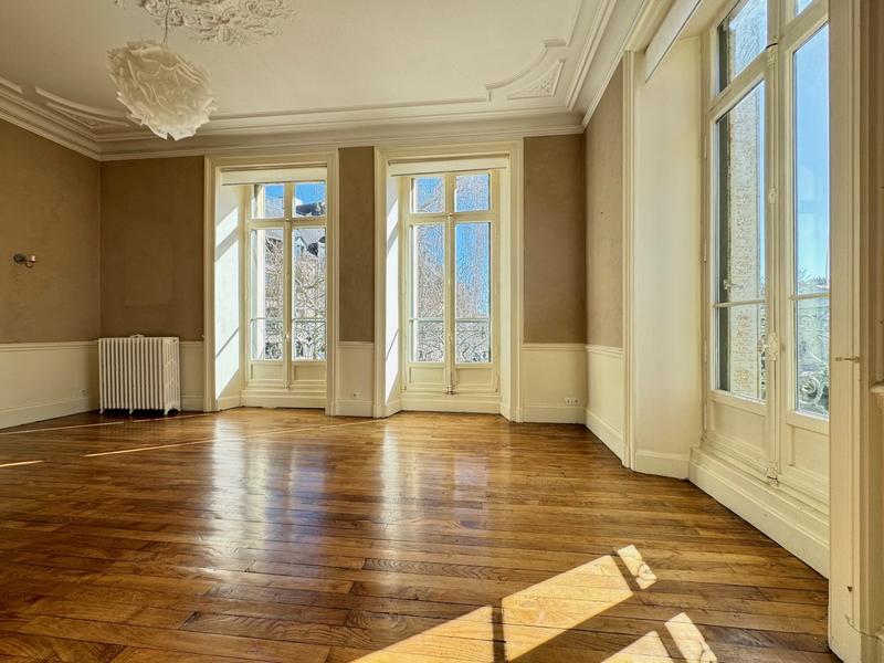 Appartement - 128 m² - 5 pièces