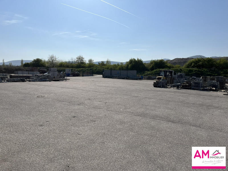 Terrain commercial - 1 751 m²