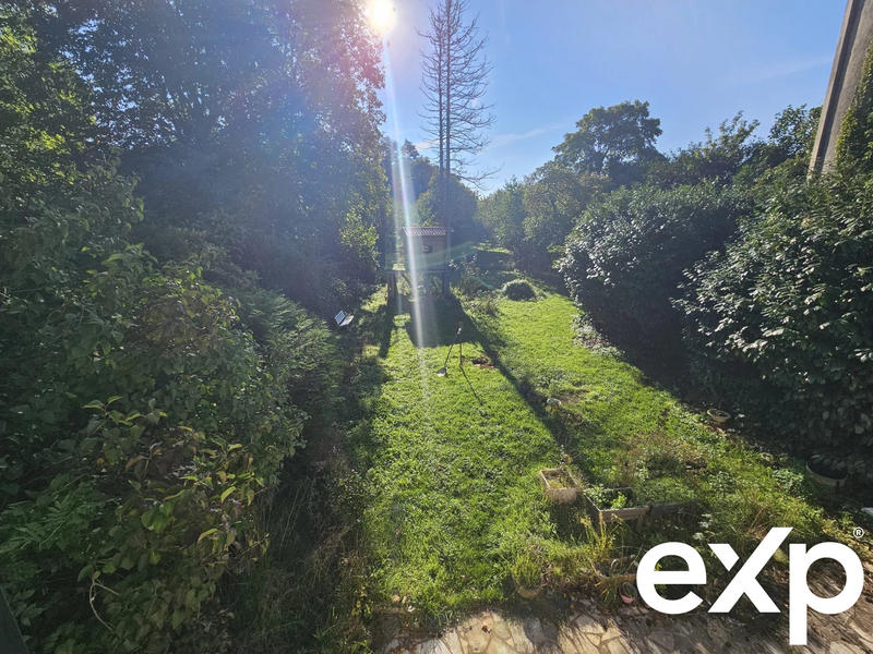 Maison - 243 m² - 9 pièces