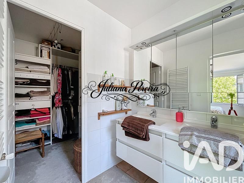 Maison - 205 m² - 9 pièces