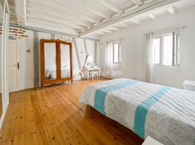 Maison - 180 m² - 6 pièces