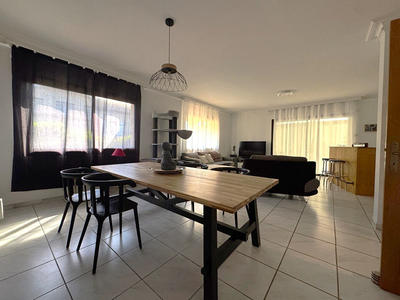 Maison - 194 m² - 7 pièces