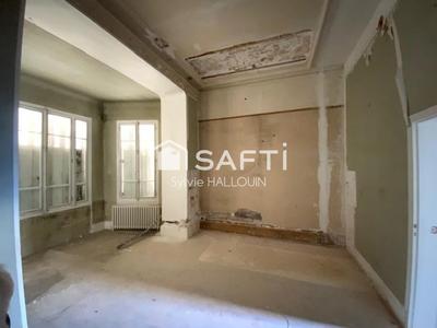 Maison - 236 m² - 10 pièces