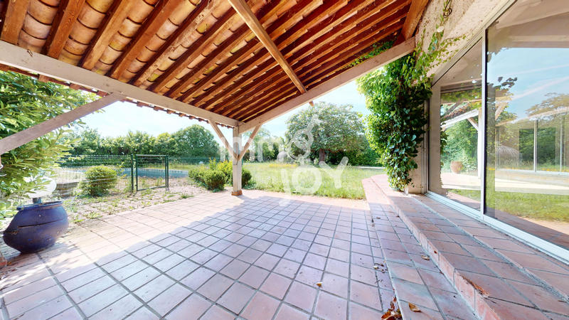 Propriété - 220 m² - 7 pièces