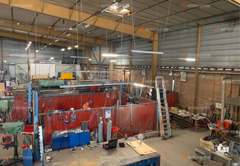 Local d'activité / Entrepôt - 1 500 m²