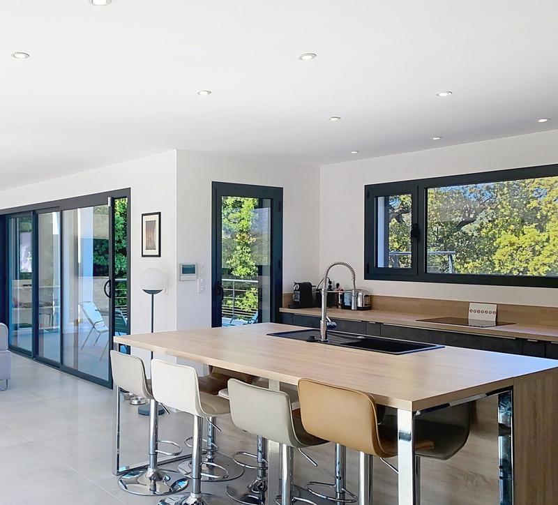 Maison contemporaine - 170 m² - 6 pièces