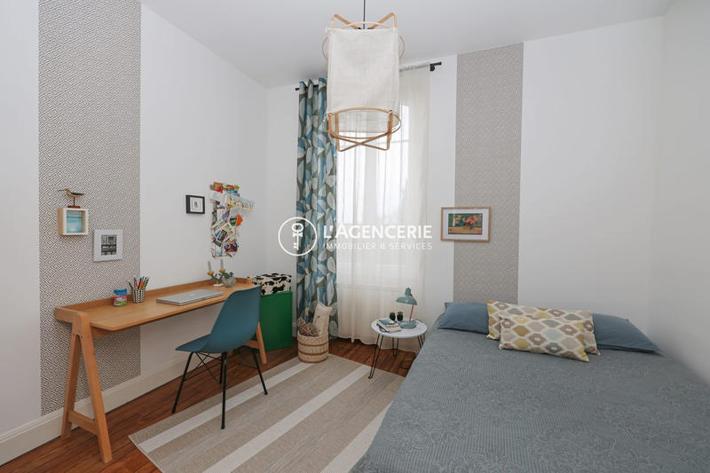 Maison - 300 m² - 7 pièces