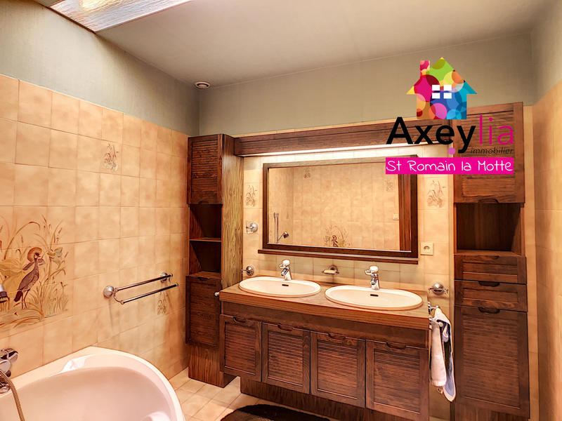 Appartement - 200 m² - 6 pièces