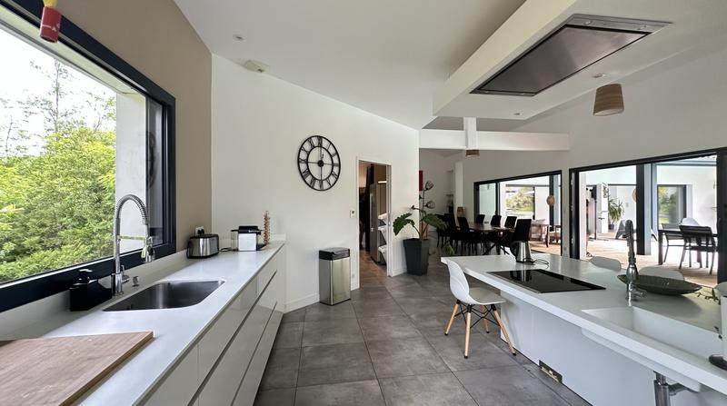 Maison d'architecte - 220 m² - 7 pièces