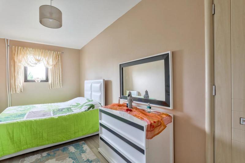 Maison - 301 m² - 12 pièces