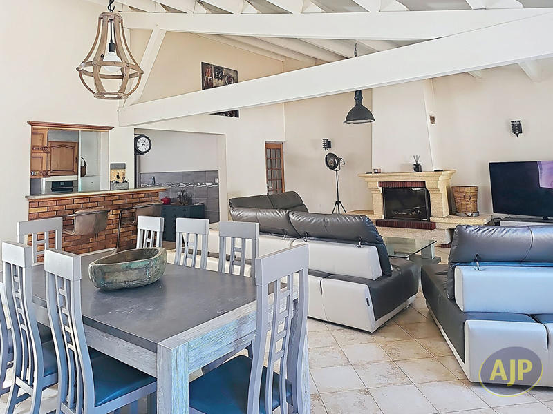 Maison - 138 m² - 5 pièces