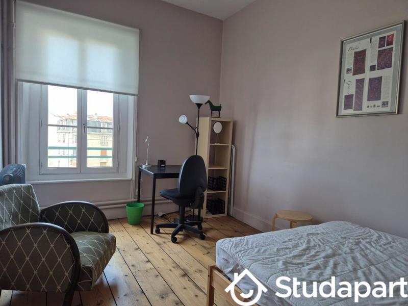 Chambre - 14 m² - 1 pièce