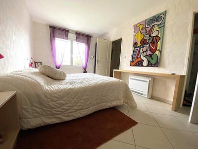 Villa - 240 m² - 6 pièces