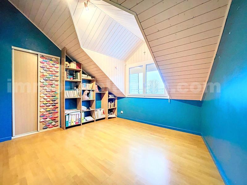 Maison - 180 m² - 5 pièces