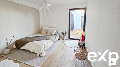 Maison - 216 m² - 8 pièces