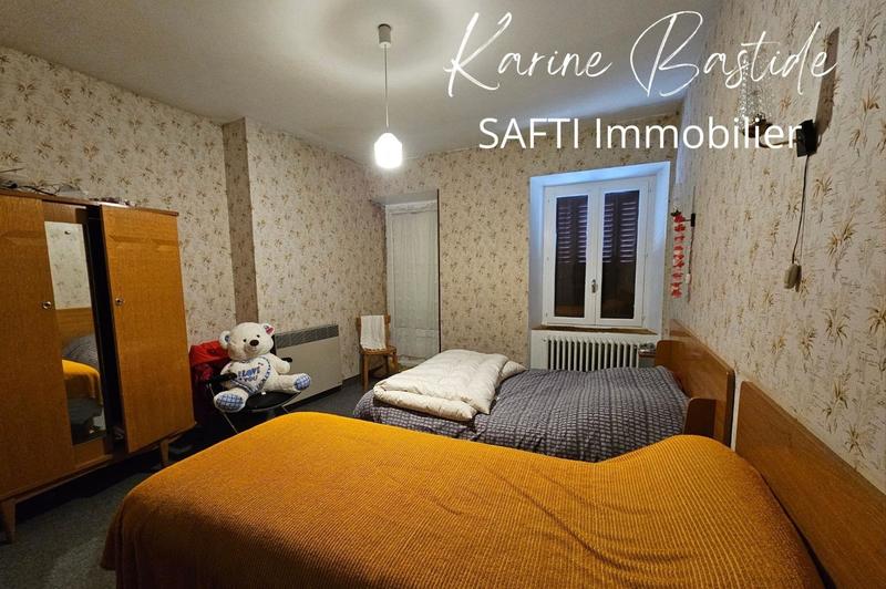 Maison - 280 m² - 16 pièces