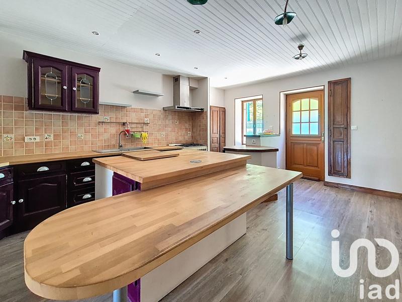 Maison - 215 m² - 8 pièces