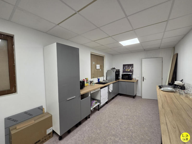 Local d'activités - 90 m² - 3 pièces