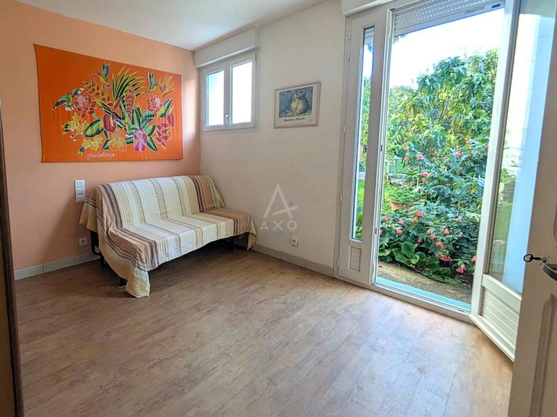 Maison - 284 m² - 13 pièces