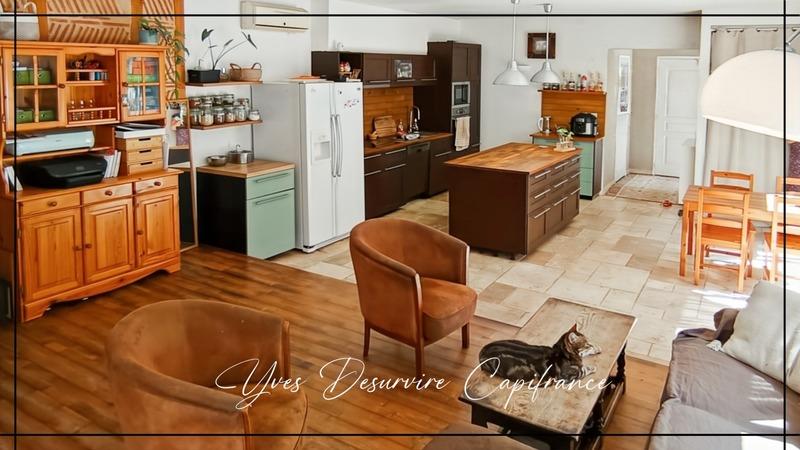 Maison - 280 m² - 8 pièces