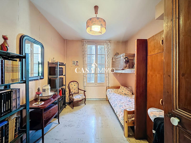 Maison - 220 m² - 8 pièces