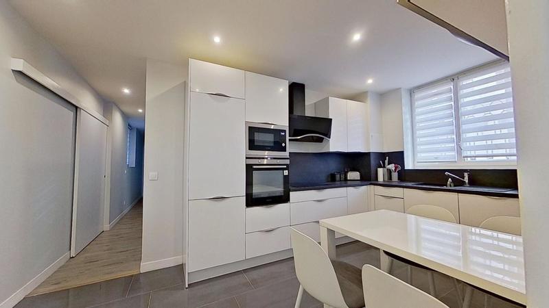 Appartement - 82 m² - 4 pièces