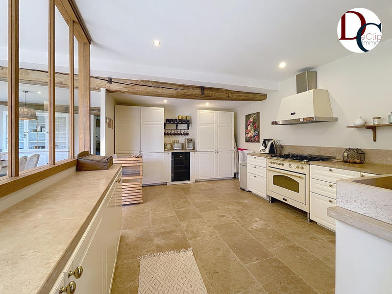 Maison - 405 m² - 11 pièces