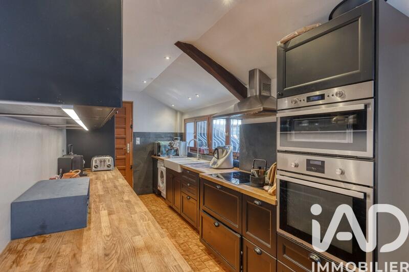 Maison - 241 m² - 6 pièces
