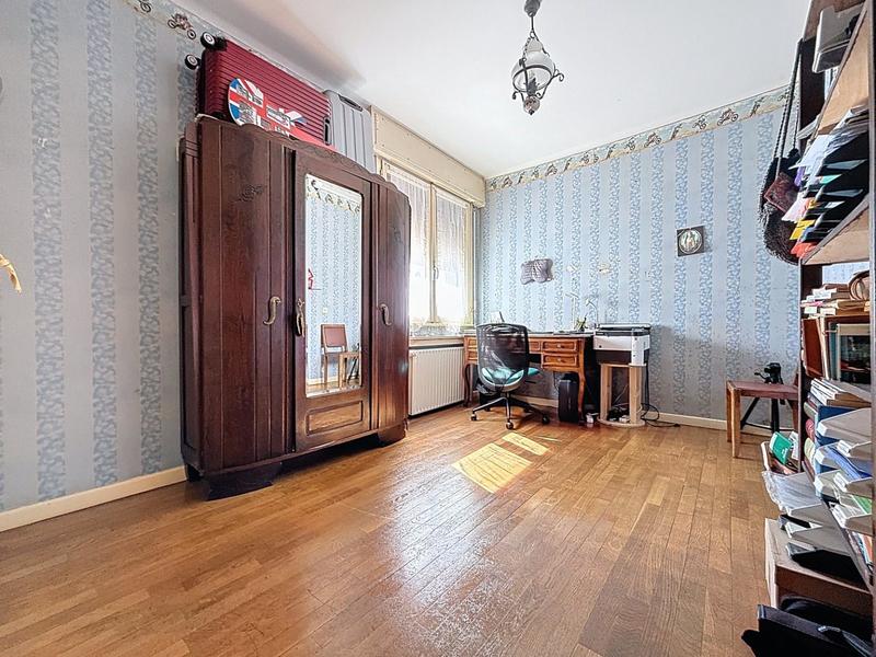 Maison - 240 m² - 10 pièces