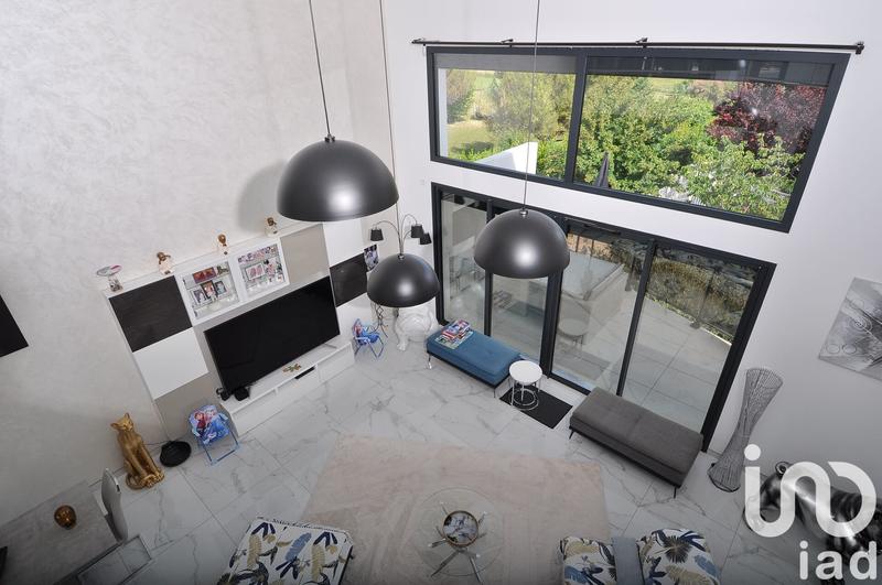 Maison - 246 m² - 5 pièces