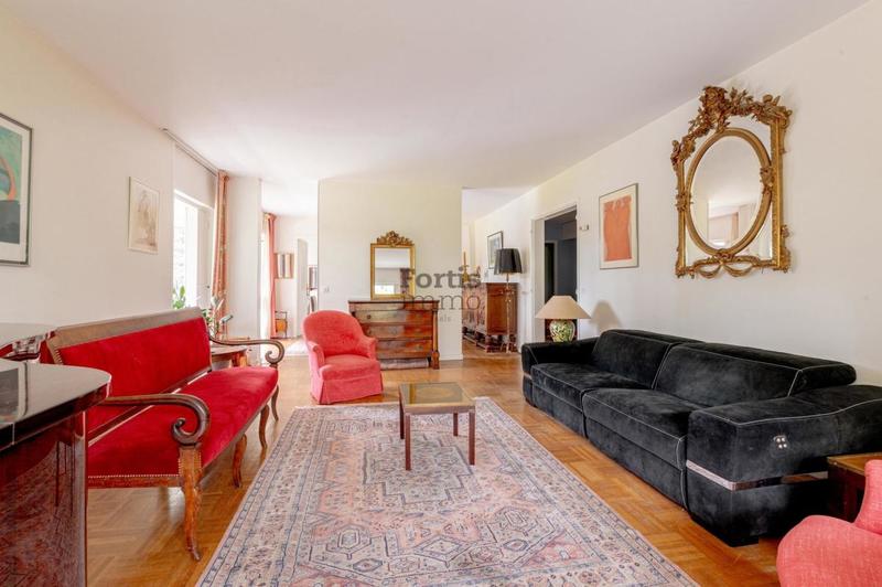 Appartement - 161 m² - 6 pièces