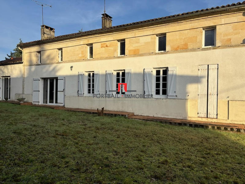 Maison - 204 m² - 8 pièces