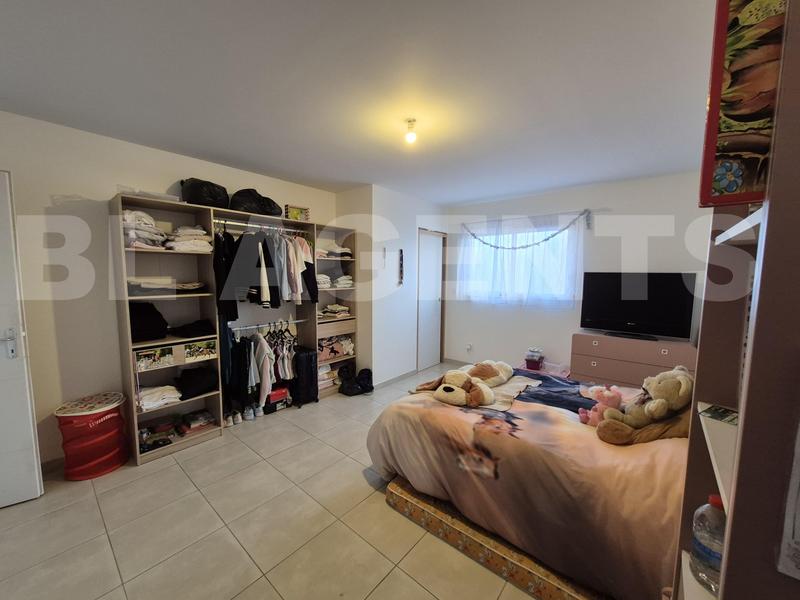 Maison traditionnelle - 202 m² - 9 pièces