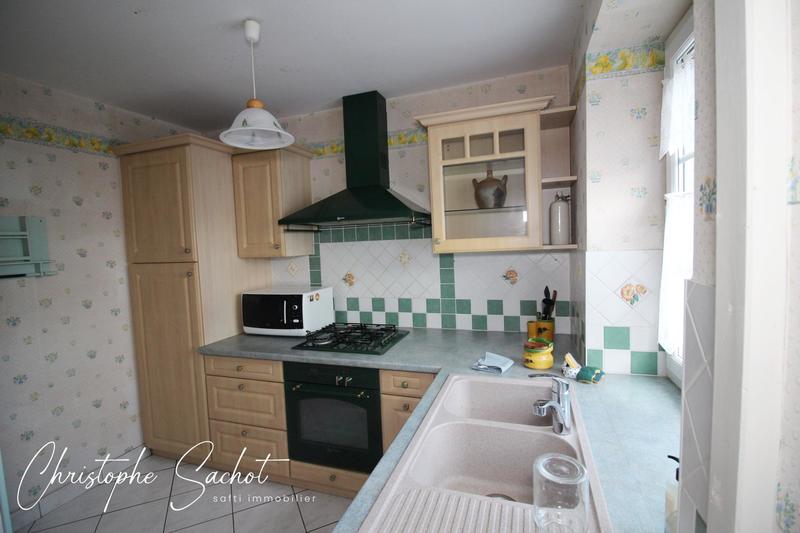 Maison - 198 m² - 9 pièces