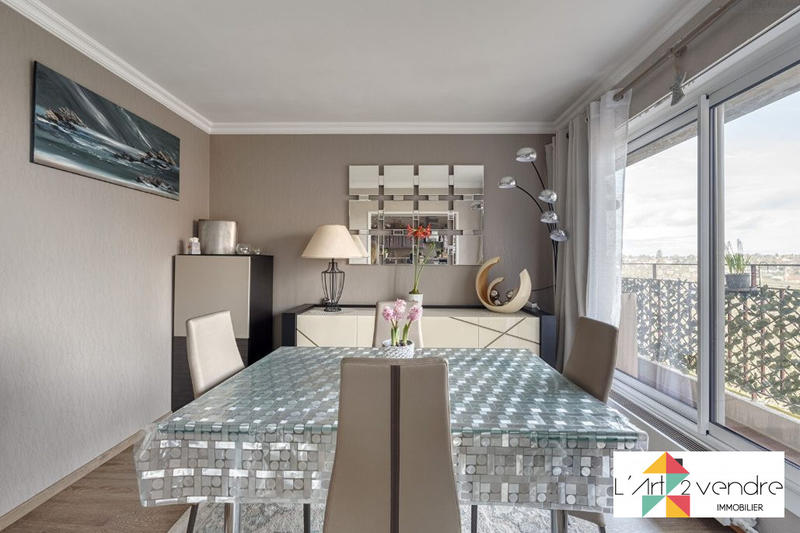 Appartement - 80 m² - 4 pièces