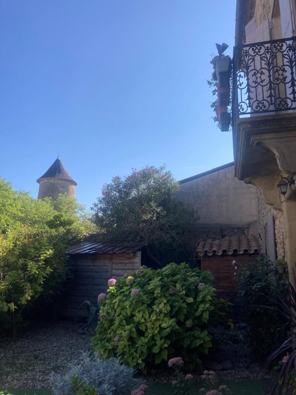 Maison de maîtres - 300 m² - 12 pièces