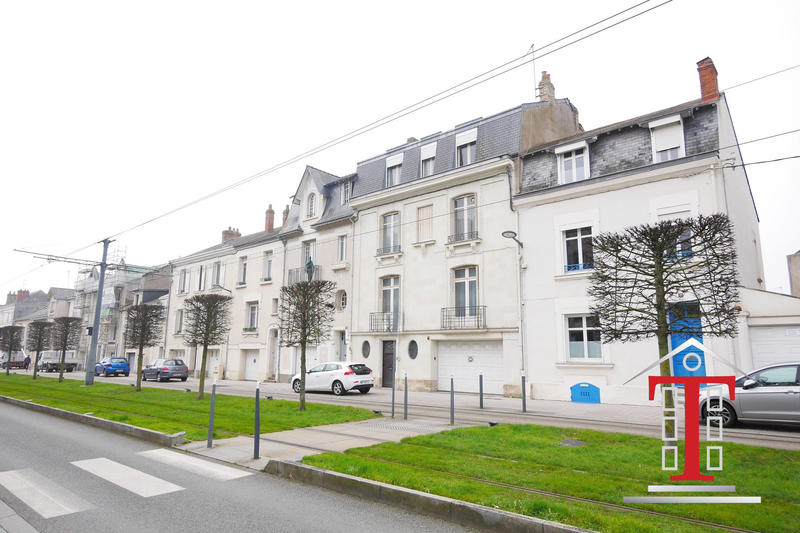 Maison - 320 m² - 13 pièces