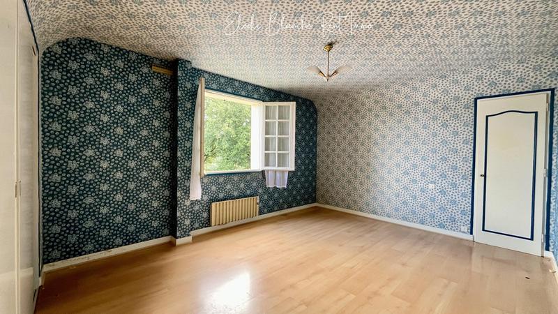 Maison traditionnelle - 174 m² - 8 pièces