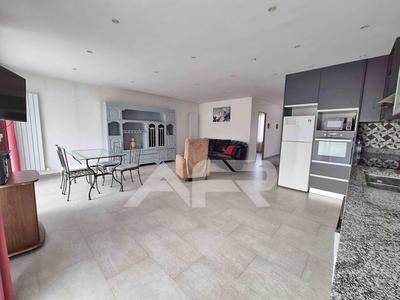 Maison - 160 m² - 8 pièces