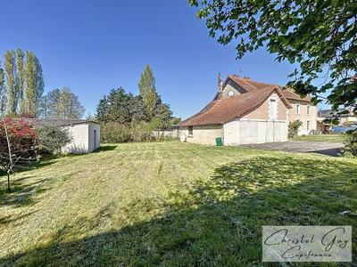 Maison - 224 m² - 7 pièces