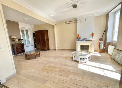 Maison - 168 m² - 10 pièces