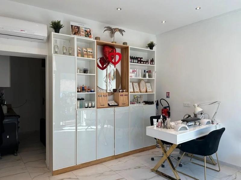 Beauté / Bien-être - 42 m² - 2 pièces